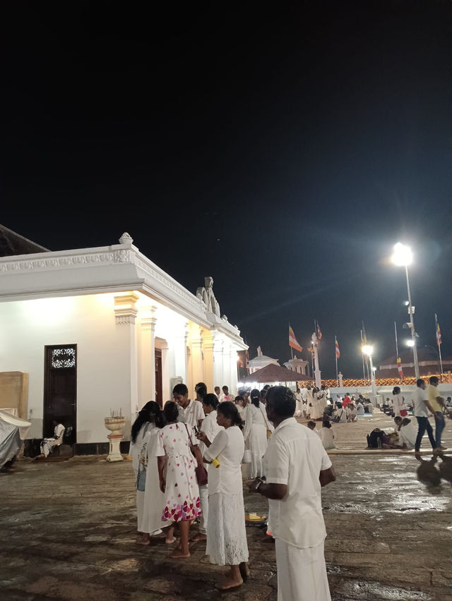 Ruwanwelisaya: The Timeless Beacon of Sri Lanka’s Buddhist Heritage 