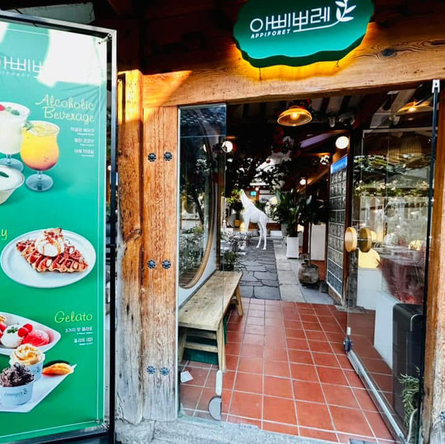 A Day in Ikseon-dong Hanok Village: Seoul’s Trendy Hidden Gem!