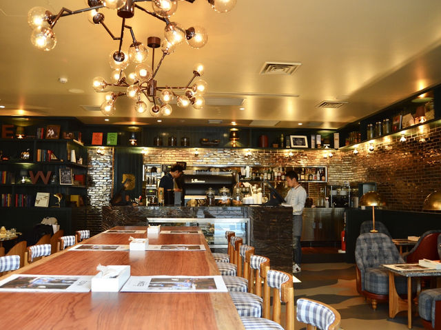 Cozy and Elegant Café Time at EDW Ebisu🥞