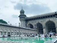 Mecca Masjid – Serenity Amidst the Chaos