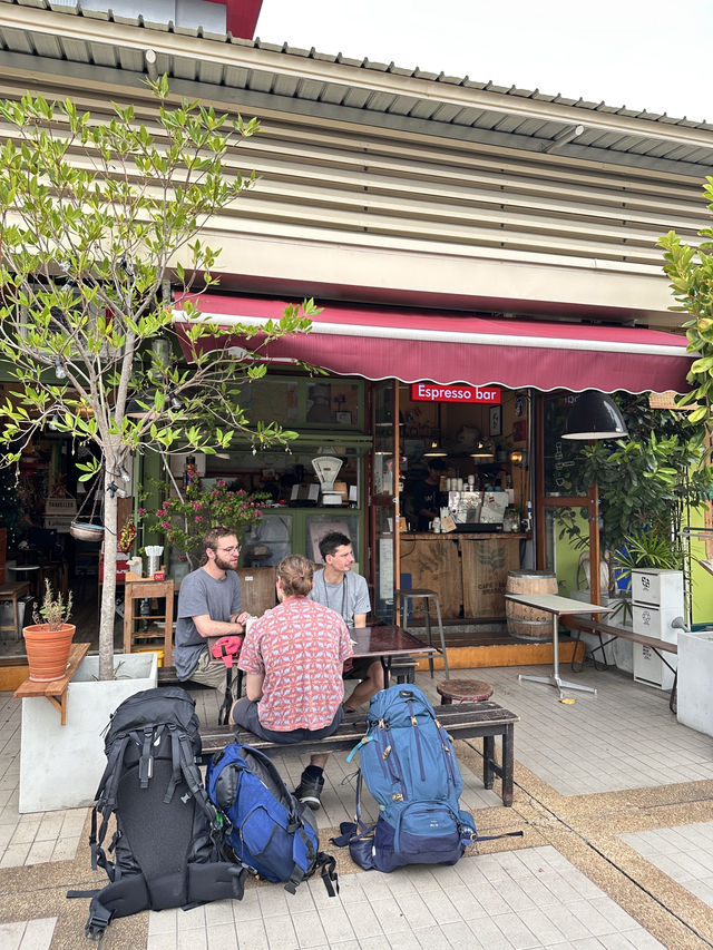 คาเฟ่ใกล้JJ "Traveller the coffee shop"