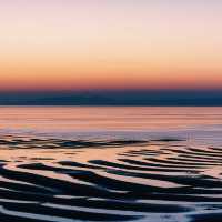 干潮時に現れる幻想的な砂紋🌆🌊
