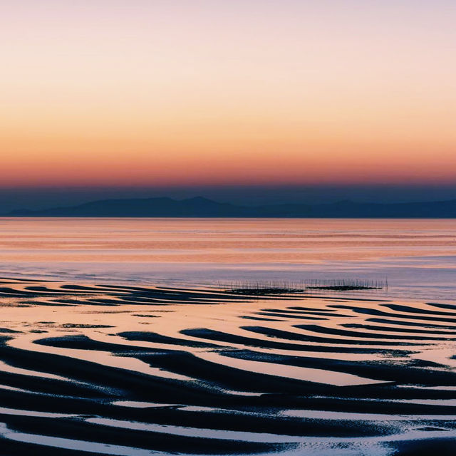 干潮時に現れる幻想的な砂紋🌆🌊