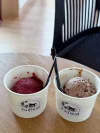 คาเฟ่บรรยากาศดีริมทุ่งนา ครัวซองส์ไส้อั่วอร่อย