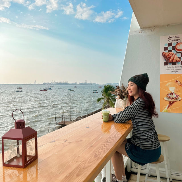 ✨#คาเฟ่เปิดใหม่พัทยา มีถึง4ชั้น วิวดีมู้ดดีมาก 🏠