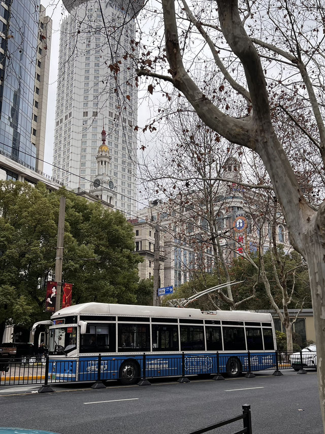 Minimalist Comfort Meets City Convenience – Ji Hotel Nanjing Road