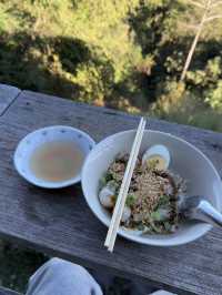 ก๋วยเตี๋ยวห้อยขาบ้านจ่าโบ่
