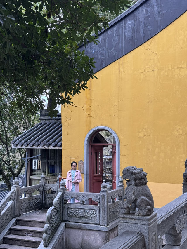 Love, Luck & Traffic Jams: How to Visit Lingyin Temple Like a Pro (Spoiler: Take the Bus!)