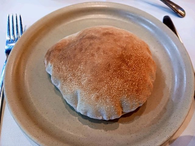 スキー場が見えるレバノン料理レストラン