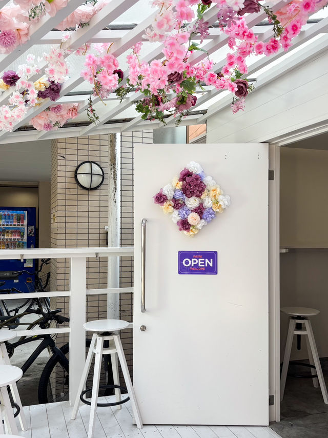 【福岡カフェ】薔薇の美しいケーキが堪能できる