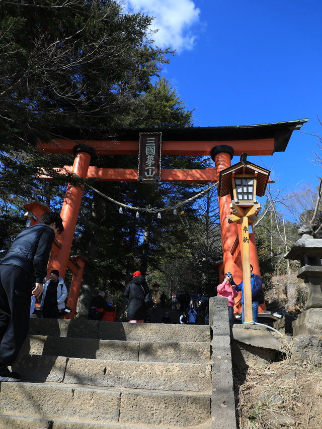 【山梨🇯🇵】有名な富士山の見える神社へ