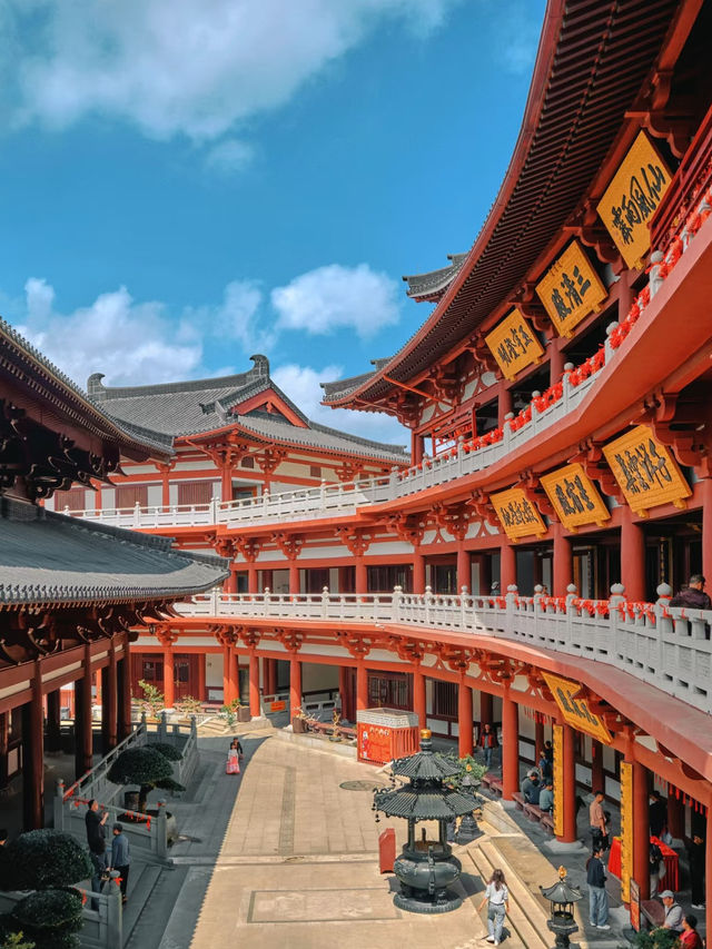 A Hidden Ancient Treasure in Guangzhou — FREE Entry & Studio-Level Photos!