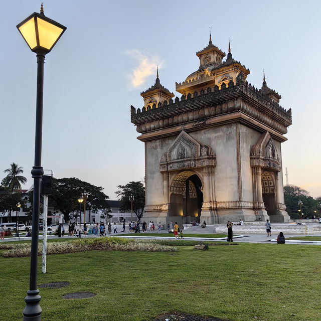 Patuxai: A Vientiane Icon - Sunset Jogs and Water Wonders