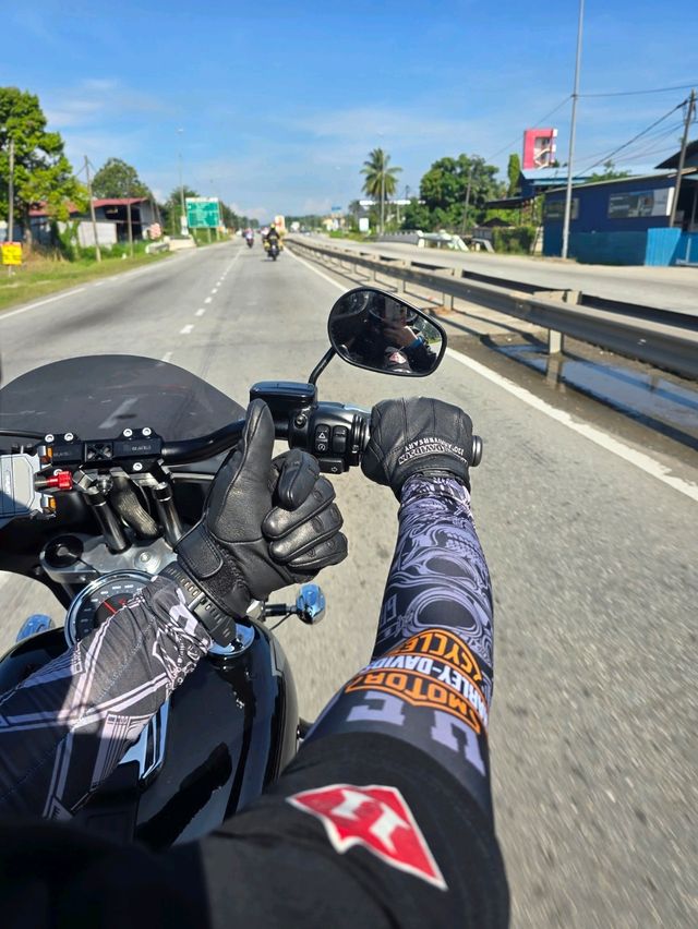 Riding to Jenjarom
