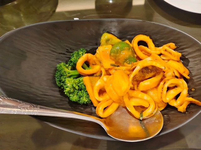 แจ่ม Cafe & Eatery