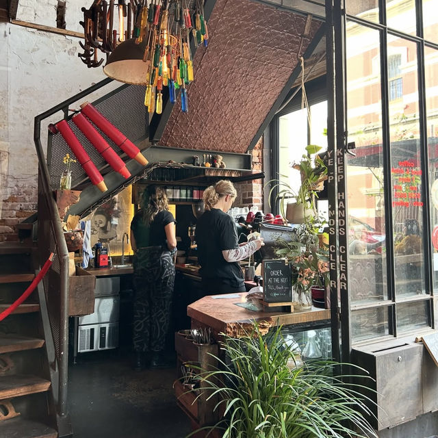 🇦🇺 フリーマントルにある歴史的建造物「Moores Building」内にあるカフェレストラン