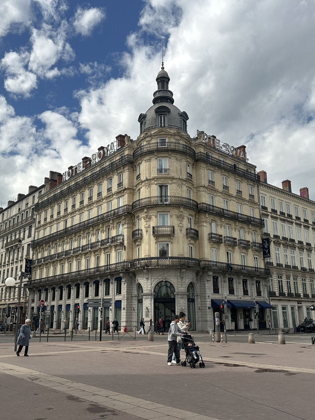 Lyon(ลียง) 