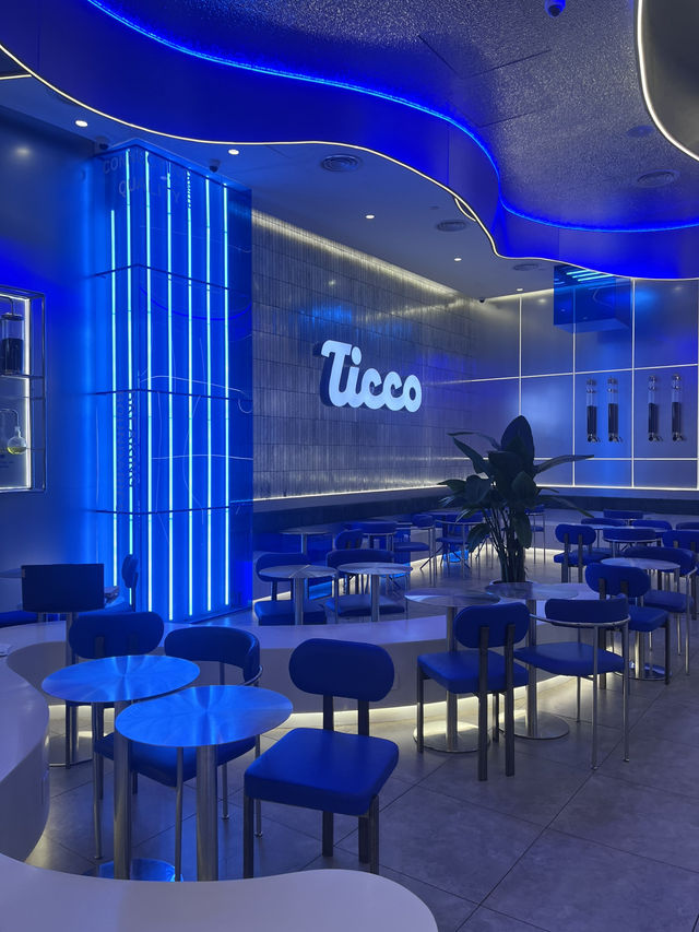 Chillin' in Blue: Sippin' Hazelnut Vibes at Ticco
