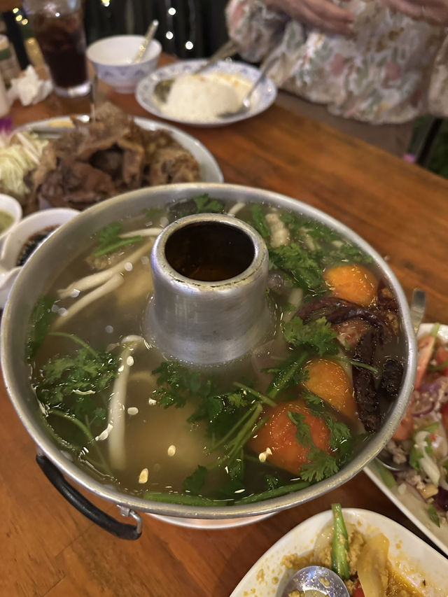 ร้านอาหารสกลนคร เดอะเทอเรสต์ bar and restaurant