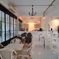 VILLA LA FLORA คาเฟ่ในแก่งกระจาน