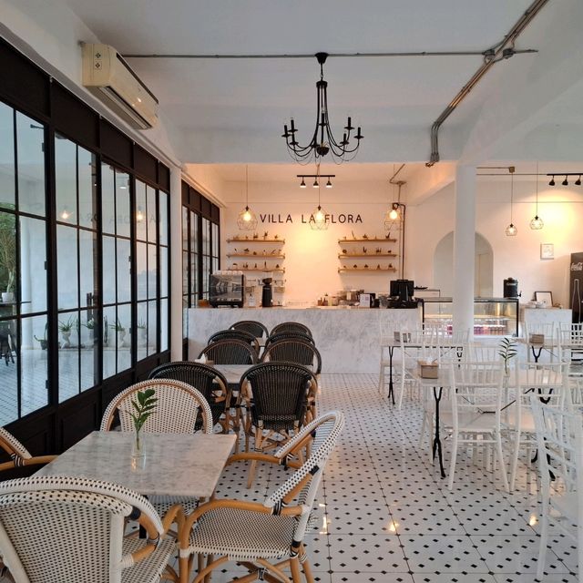 VILLA LA FLORA คาเฟ่ในแก่งกระจาน