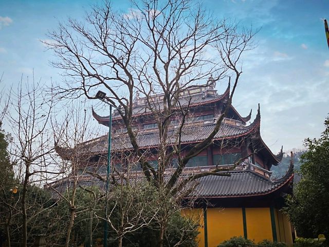 🧘‍♂️ 杭州靈隱寺：千年古剎的靜謐禪旅