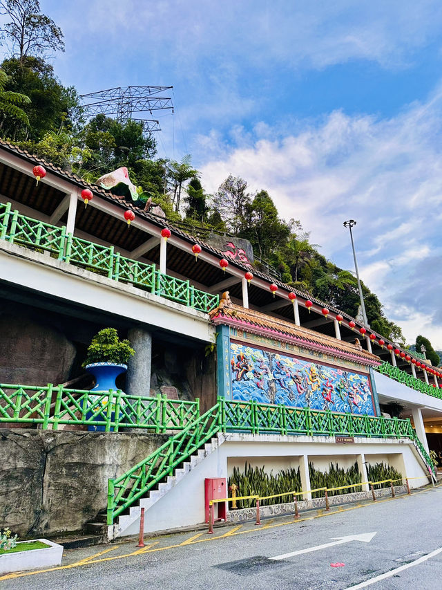 After the Rain: A Golden Hour at Chin Swee Caves Temple