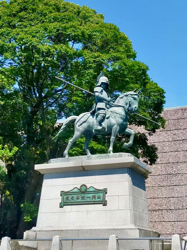 Local Wandering in Kōchi – Castles, Coastlines & Quiet Moments