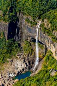 🌿 A Journey Through the Clouds: My Trip to Meghalaya