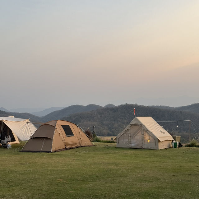 แคมป์นายพราน ลานกางเต็นท์ฟีลดีสุดๆ 🏕️🍃