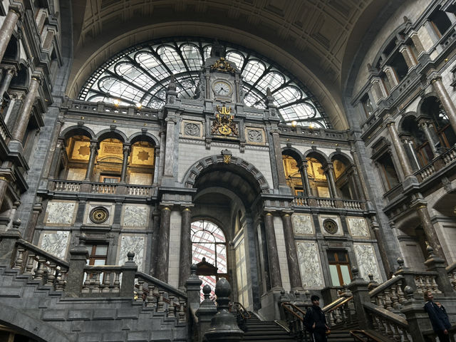 สถานีรถไฟAntwerp สวยสง่าล้ำค่าวัฒนธรรม