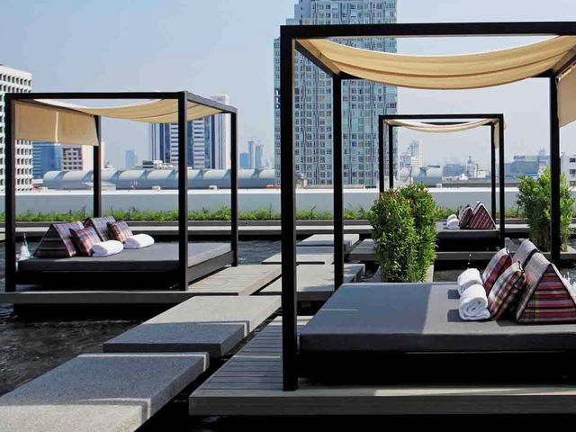 Minimalist Centara Watergate Pavilion Hotel