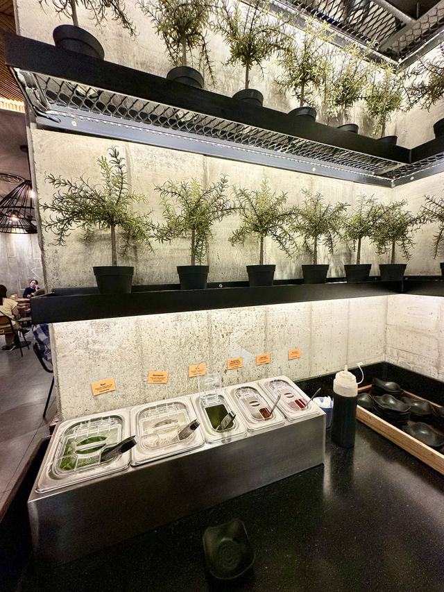 Unlimited Basil, Unlimited Smiles – Dining at An Viet, The Garden