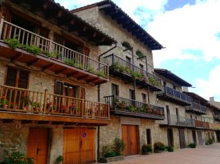 端午 Holiday Abroad ~ Hostalets de Bas, Girona, Spain