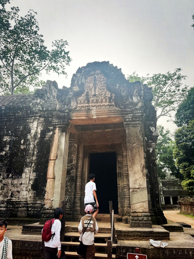 Ta prohm as tomb raider temple 