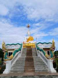 สักการะพระพุทธมุนีศรีนเรศวร