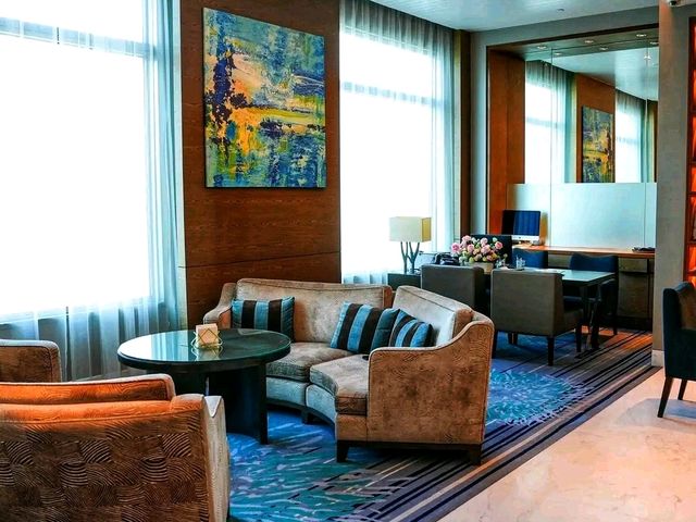 Radisson Blu Plaza Bangkok – Urban Luxury in the Heart of Sukhumvit