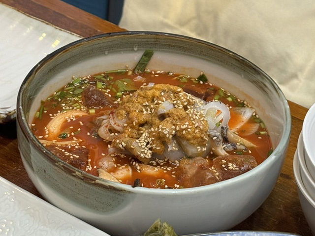 제주 음식 한상 가득! 찐 맛집, 덤장 중문점