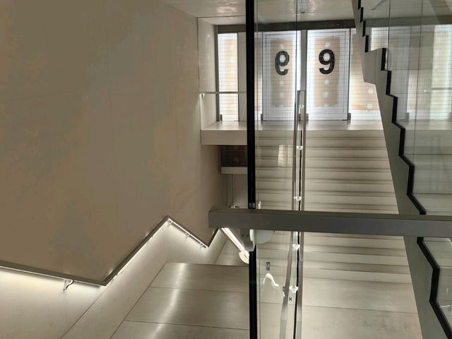 米蘭南Largo Isarco的Prada～不是名店