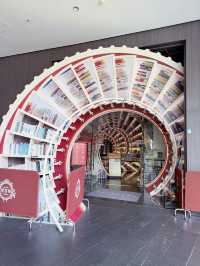 📚✨ Stepping into a Dream at Zhongshuge Bookstore – Shenzhen ✨📚