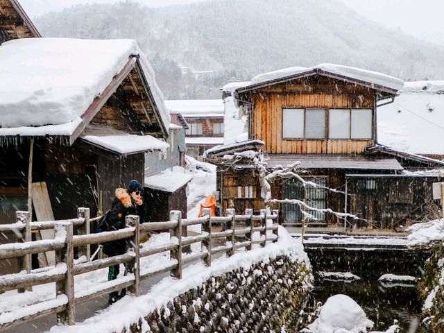 หมู่บ้านชิราคาวาโกะ (Shirakawa-go)