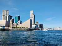 🌃✨ **香港浮世繪｜維港與廟街的魔幻對照記** 🏮🚢  