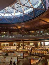📚【石川県立図書館】本と建築美が交差する、“知の森”でひと休み