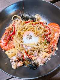 Gourmet in a Container vibe – Knock Knock Café Hits Different”