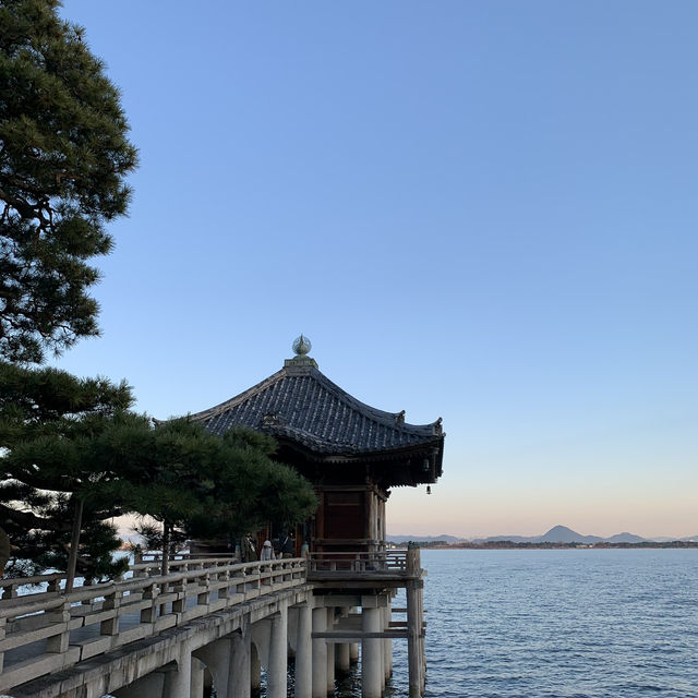 【滋賀🇯🇵】湖に浮かぶ御堂？？