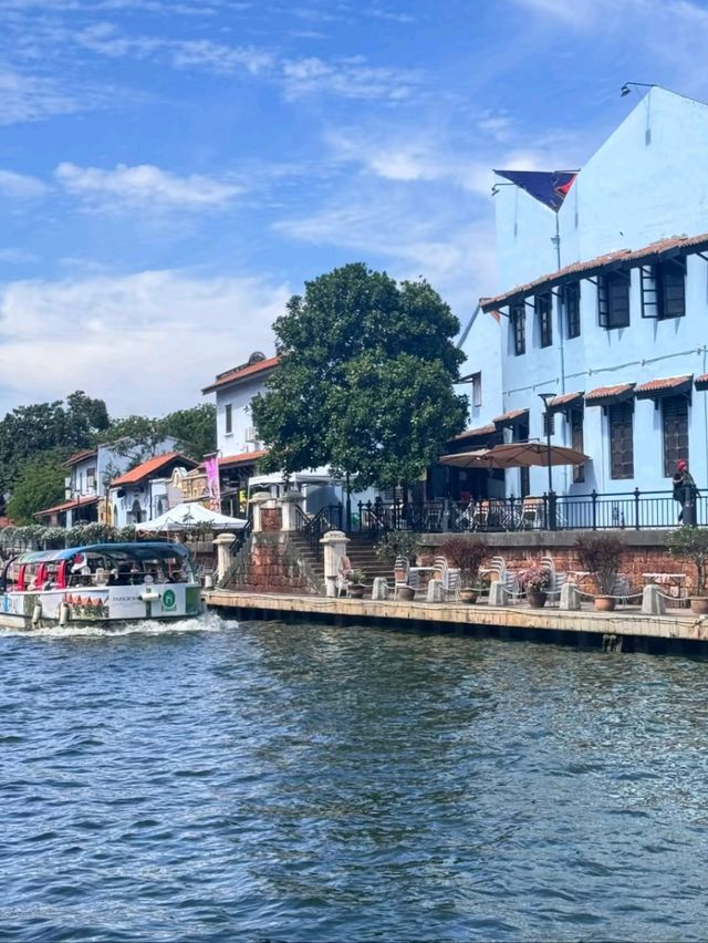 🌅🍜 Wandering Through Malacca City – Where the Past Meets the Present 🛺✨