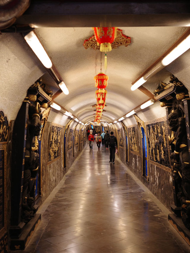 วัดกวนตู้ (Guandu Temple) วัดเก่าแก่ริมแม่น้ำ