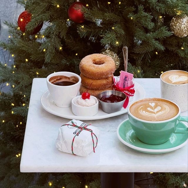 Queensberry Donut House