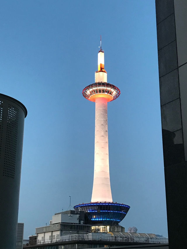 京都-京都車站（拉麵小路、變色階梯、京都塔夜景）