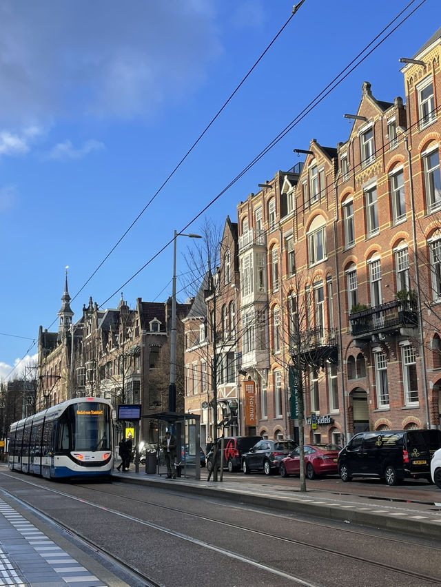 🇳🇱 阿姆斯特丹一日攻略：在水邊城市遇見自由與畫作的靈魂